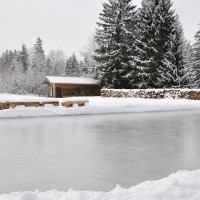 almhuettte-aussenbereich-eisstock